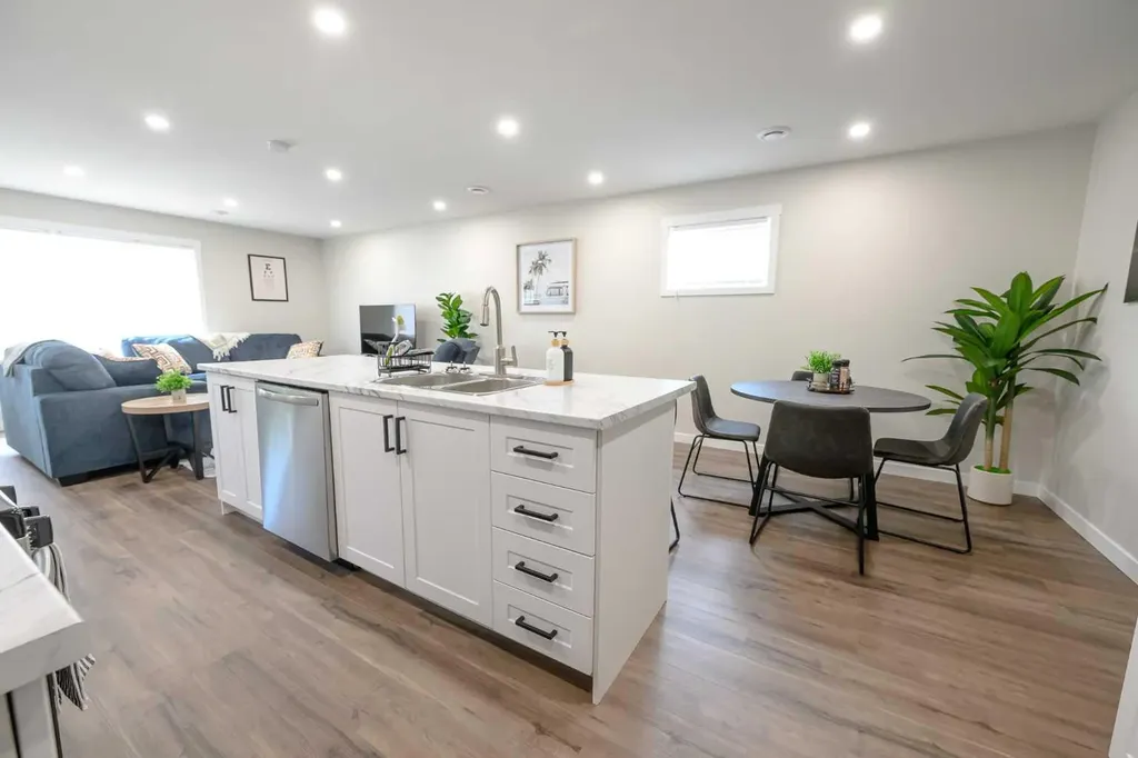 10021 105 Avenue Grande Prairie AB T8V1H2