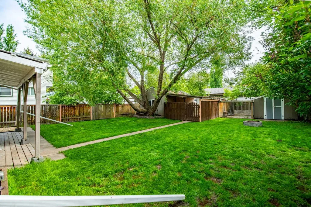 5333 42a Avenue Red Deer AB T4N 3A6