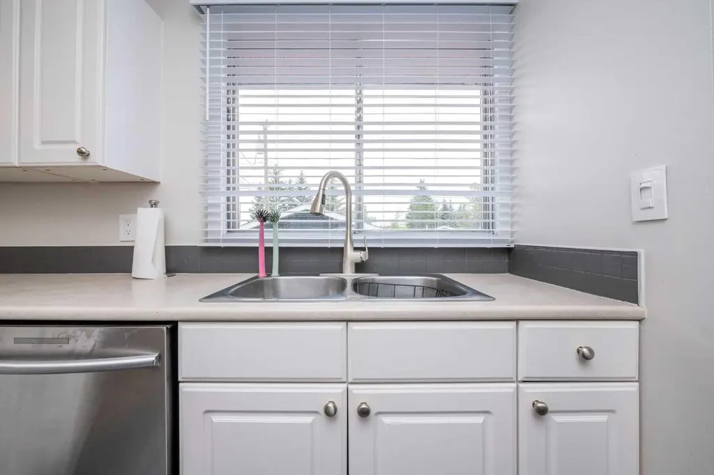 6036 4 Street NE Calgary AB T2K 1K2