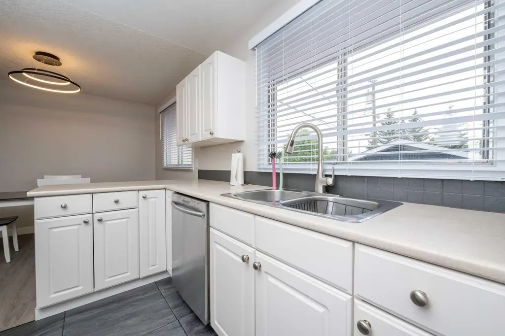 6036 4 Street NE Calgary AB T2K 1K2