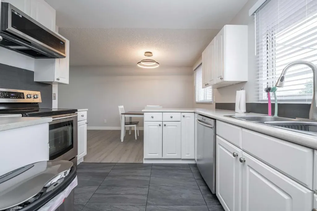 6036 4 Street NE Calgary AB T2K 1K2