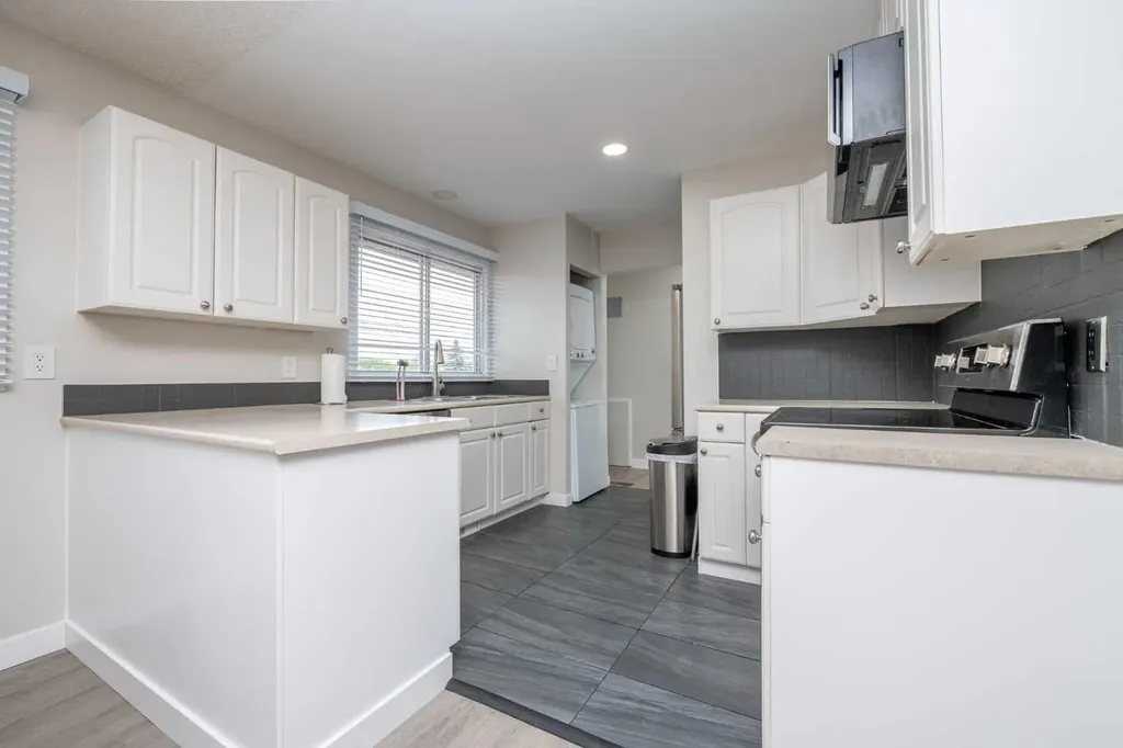 6036 4 Street NE Calgary AB T2K 1K2