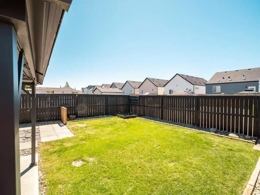 167 Blackwolf Way N Lethbridge AB T1H 6Z7