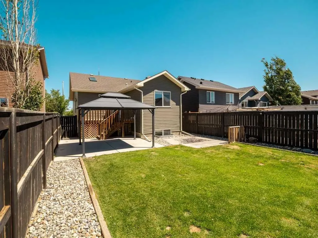 167 Blackwolf Way N Lethbridge AB T1H 6Z7
