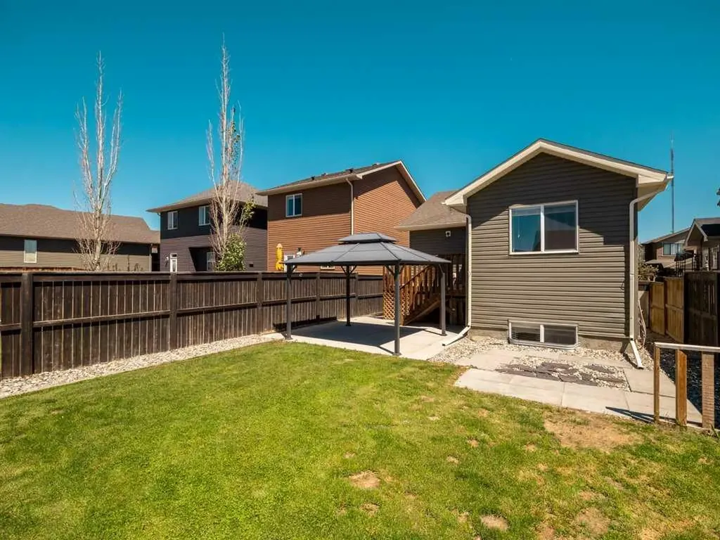 167 Blackwolf Way N Lethbridge AB T1H 6Z7
