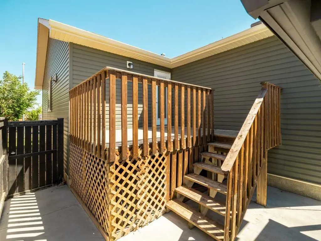 167 Blackwolf Way N Lethbridge AB T1H 6Z7