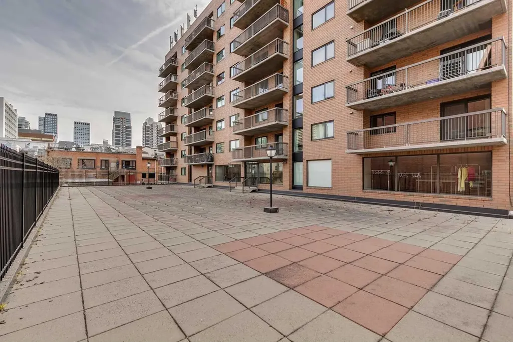 220 13 Avenue SW Calgary AB T2R 1L6
