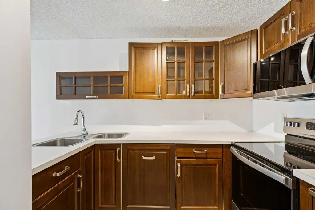 220 13 Avenue SW Calgary AB T2R 1L6