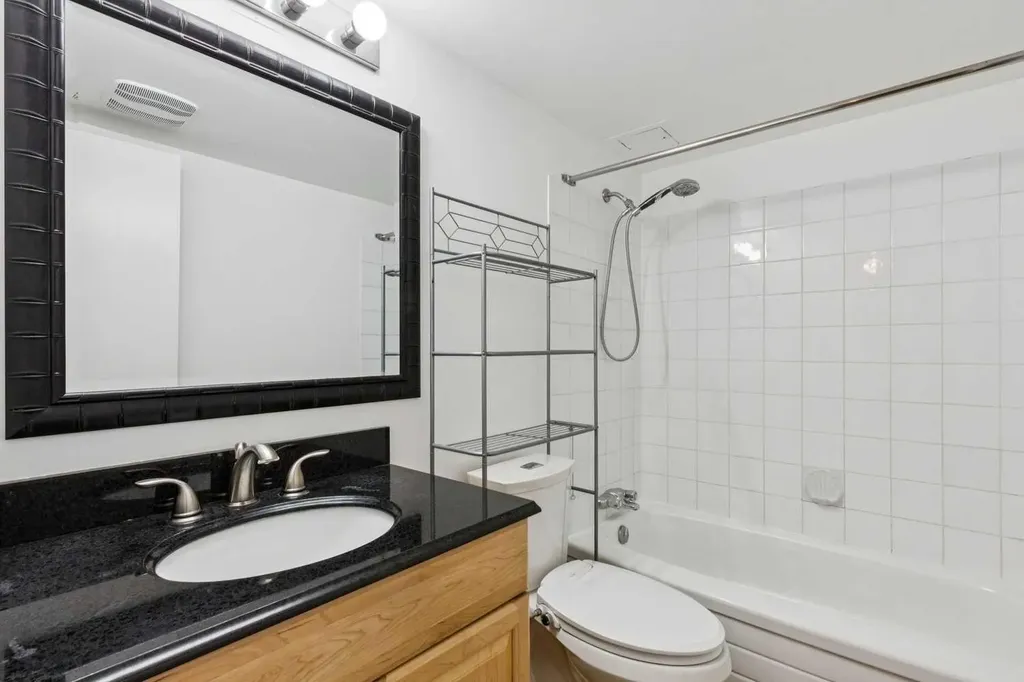 220 13 Avenue SW Calgary AB T2R 1L6