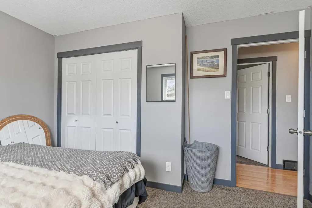 207 7 Avenue Paradise Hill SK S0M 2G0