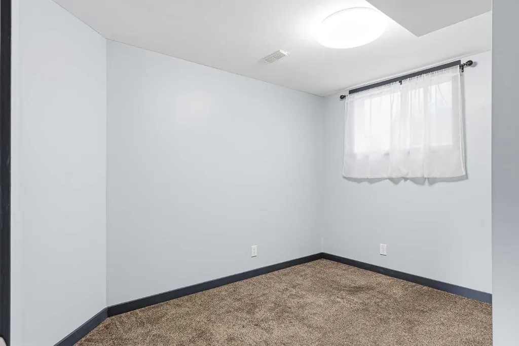 207 7 Avenue Paradise Hill SK S0M 2G0