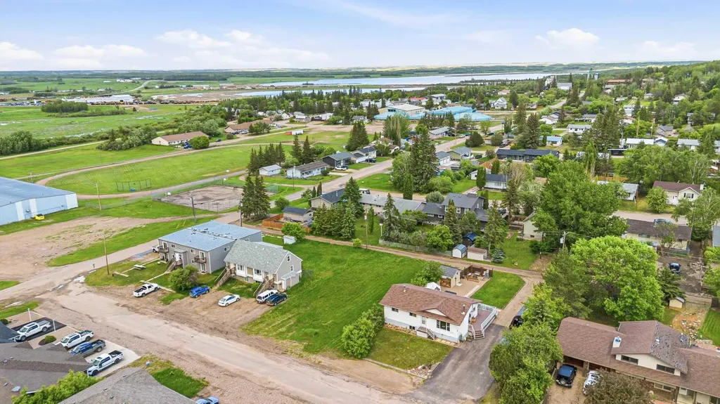 207 7 Avenue Paradise Hill SK S0M 2G0