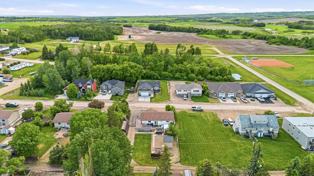 207 7 Avenue Paradise Hill SK S0M 2G0