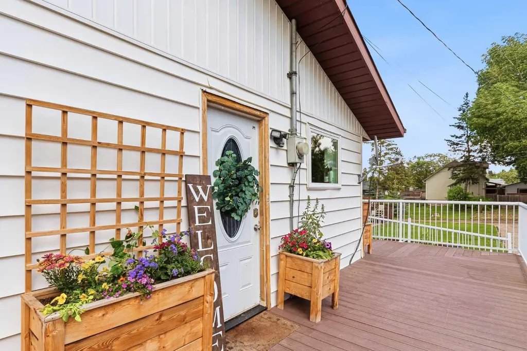 207 7 Avenue Paradise Hill SK S0M 2G0