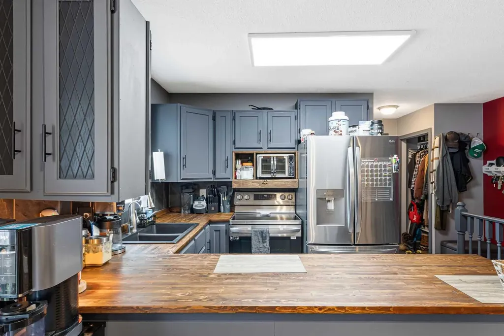 207 7 Avenue Paradise Hill SK S0M 2G0