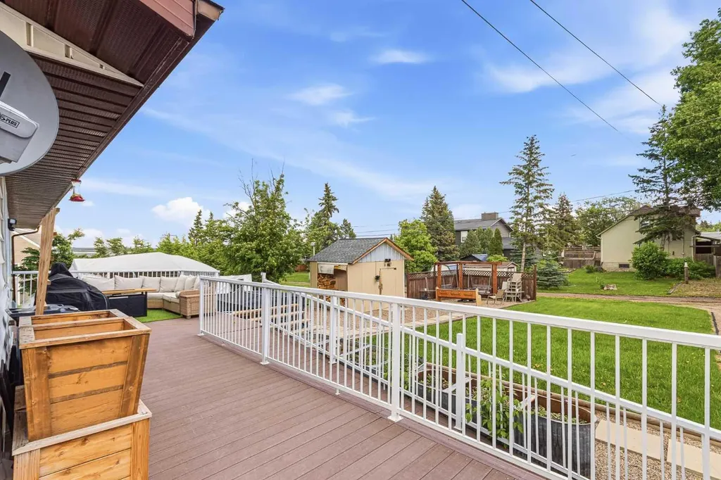 207 7 Avenue Paradise Hill SK S0M 2G0