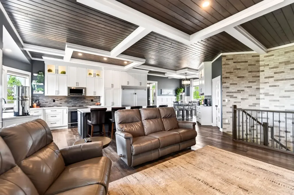 27240 392 Township Rural Red Deer County AB T4S1X5