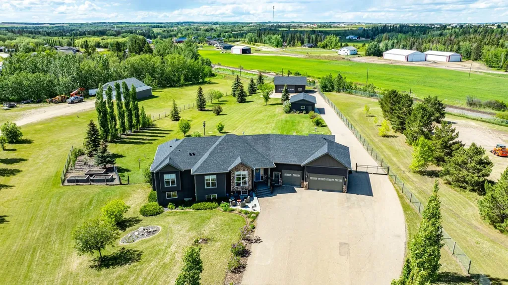 27240 392 Township Rural Red Deer County AB T4S1X5
