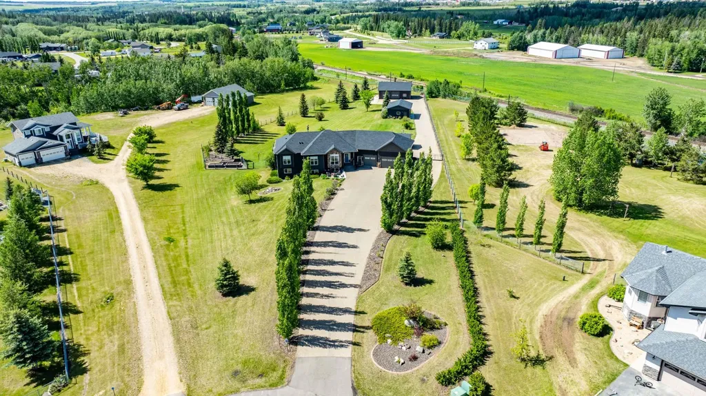 27240 392 Township Rural Red Deer County AB T4S1X5
