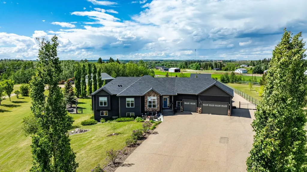 27240 392 Township Rural Red Deer County AB T4S1X5
