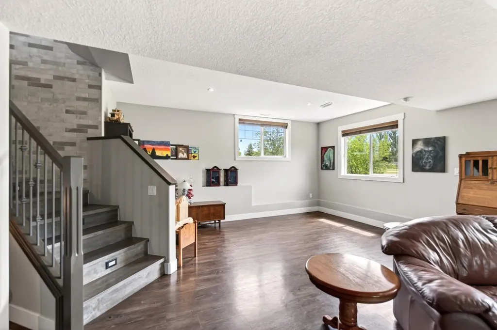 27240 392 Township Rural Red Deer County AB T4S1X5