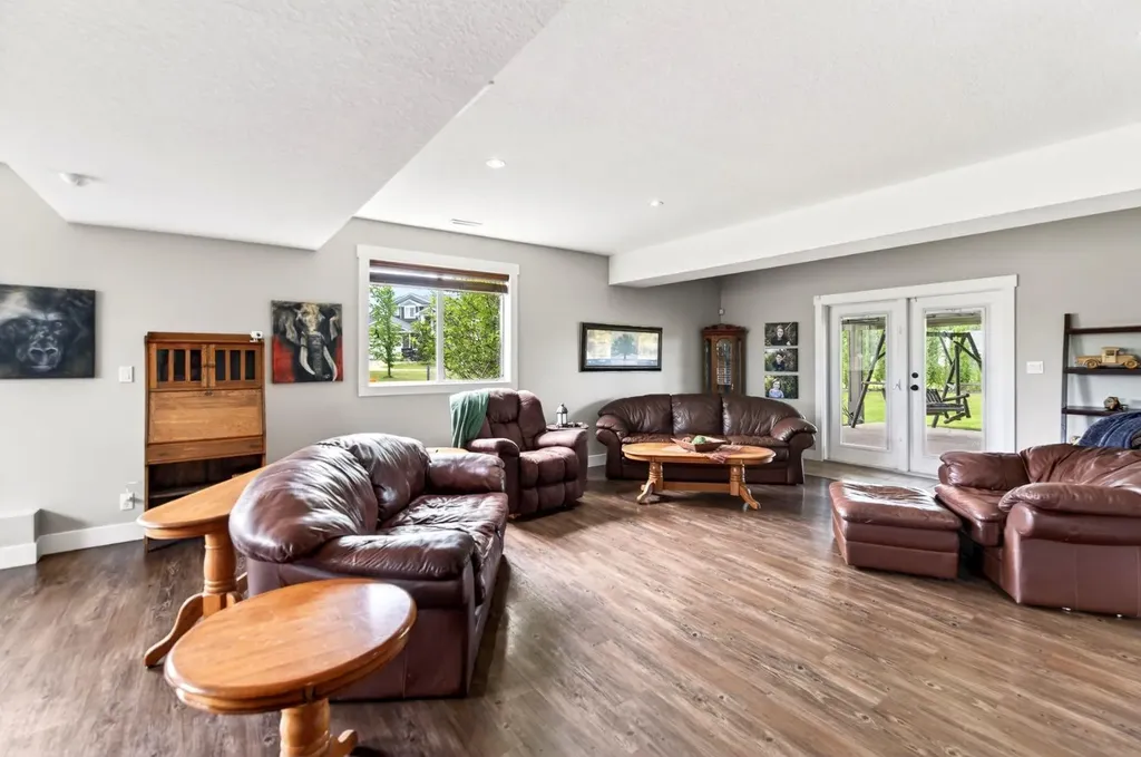 27240 392 Township Rural Red Deer County AB T4S1X5