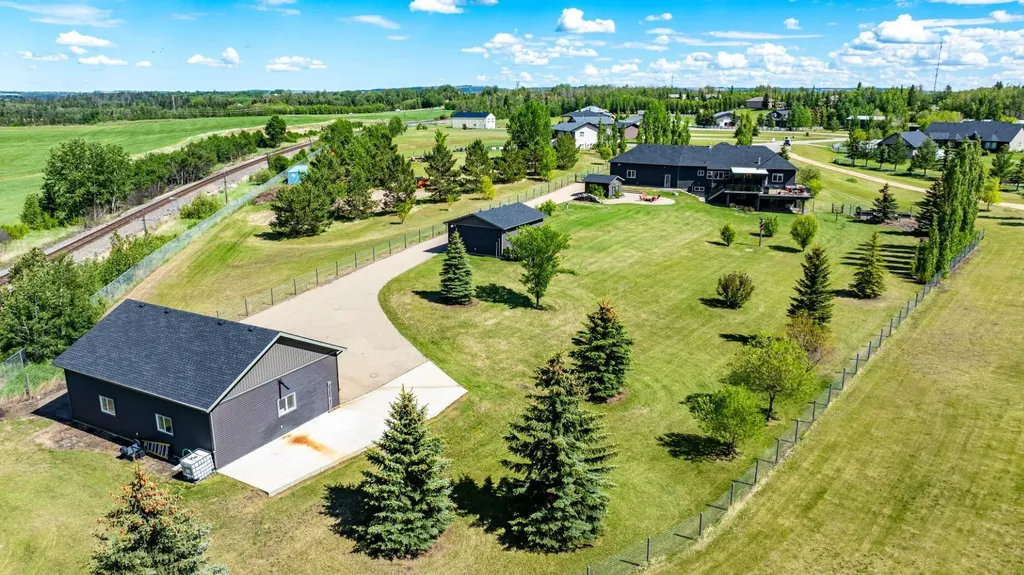 27240 392 Township Rural Red Deer County AB T4S1X5