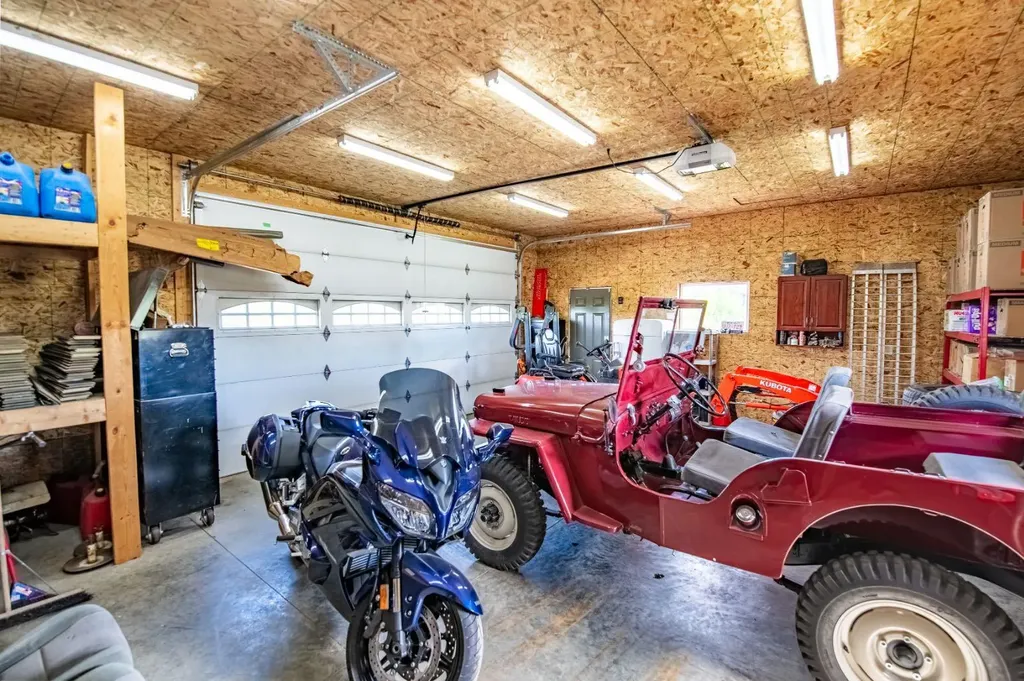 27240 392 Township Rural Red Deer County AB T4S1X5