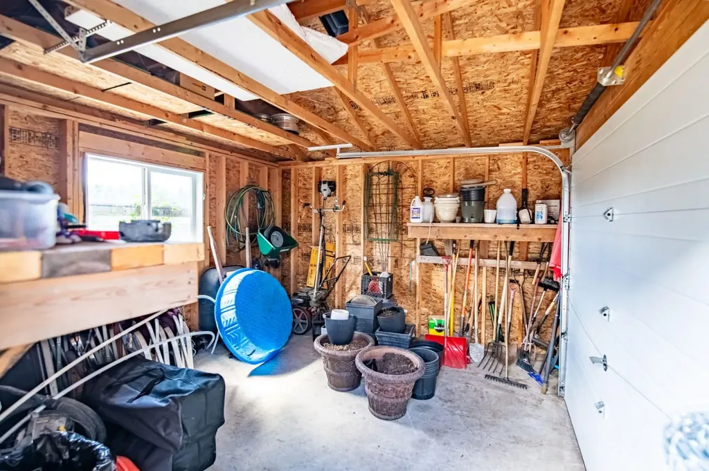27240 392 Township Rural Red Deer County AB T4S1X5
