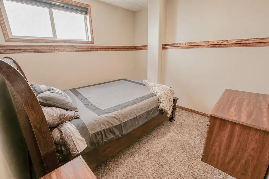 9211 102 Avenue Sexsmith AB T0H 3C0