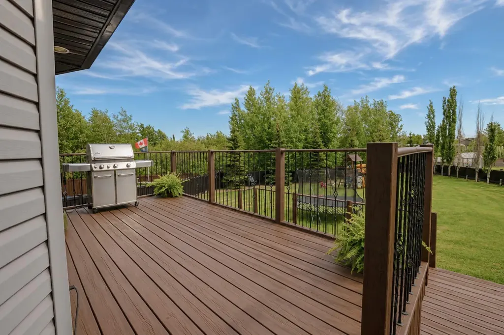 9211 102 Avenue Sexsmith AB T0H 3C0