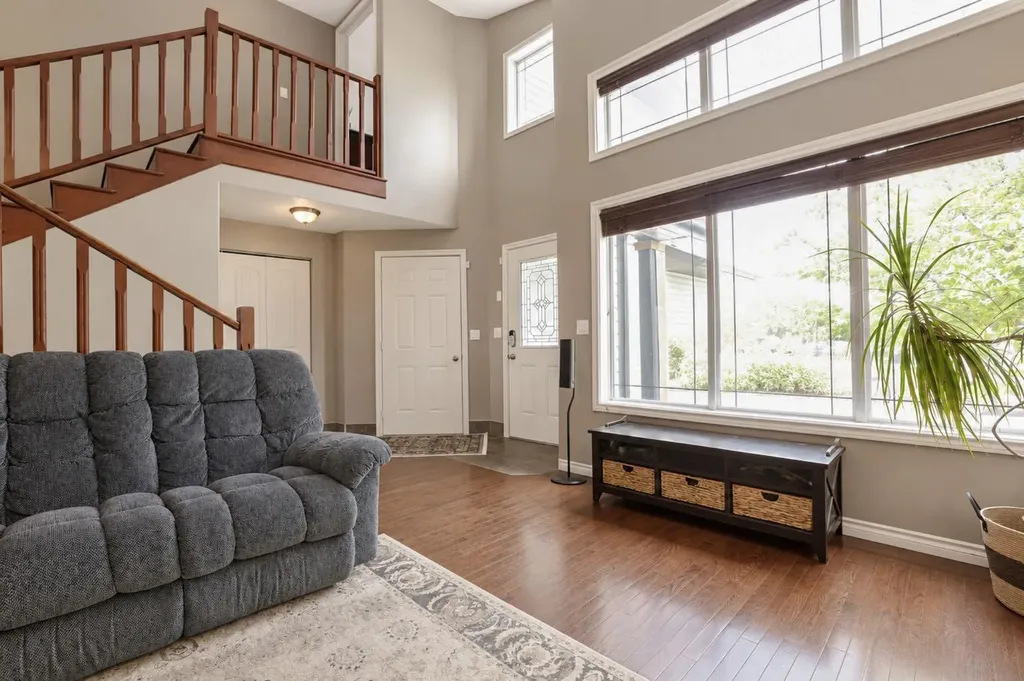 9211 102 Avenue Sexsmith AB T0H 3C0