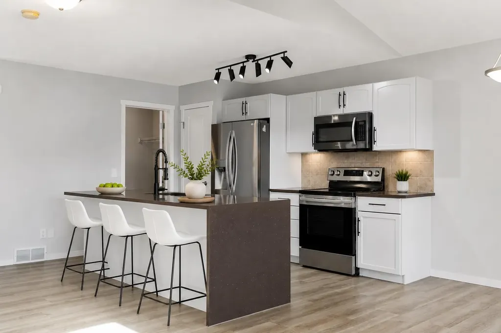 116 Sage Valley Drive NW Calgary AB T3R0C8