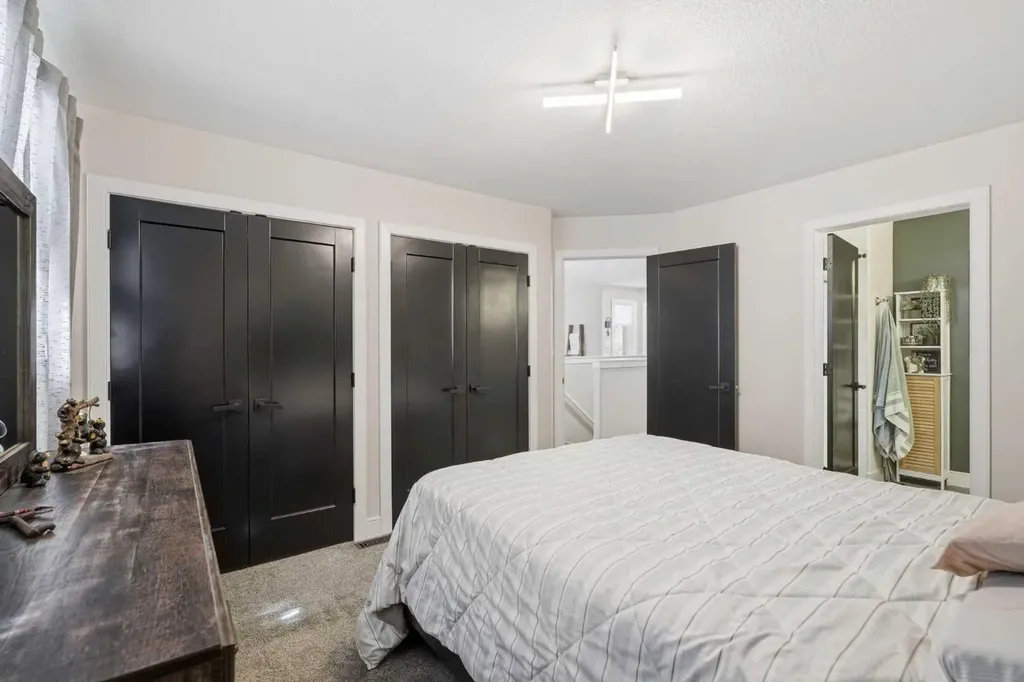 66 Pondside Crescent Blackfalds AB T4M 0G3