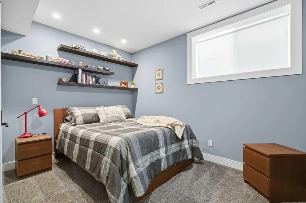 66 Pondside Crescent Blackfalds AB T4M 0G3
