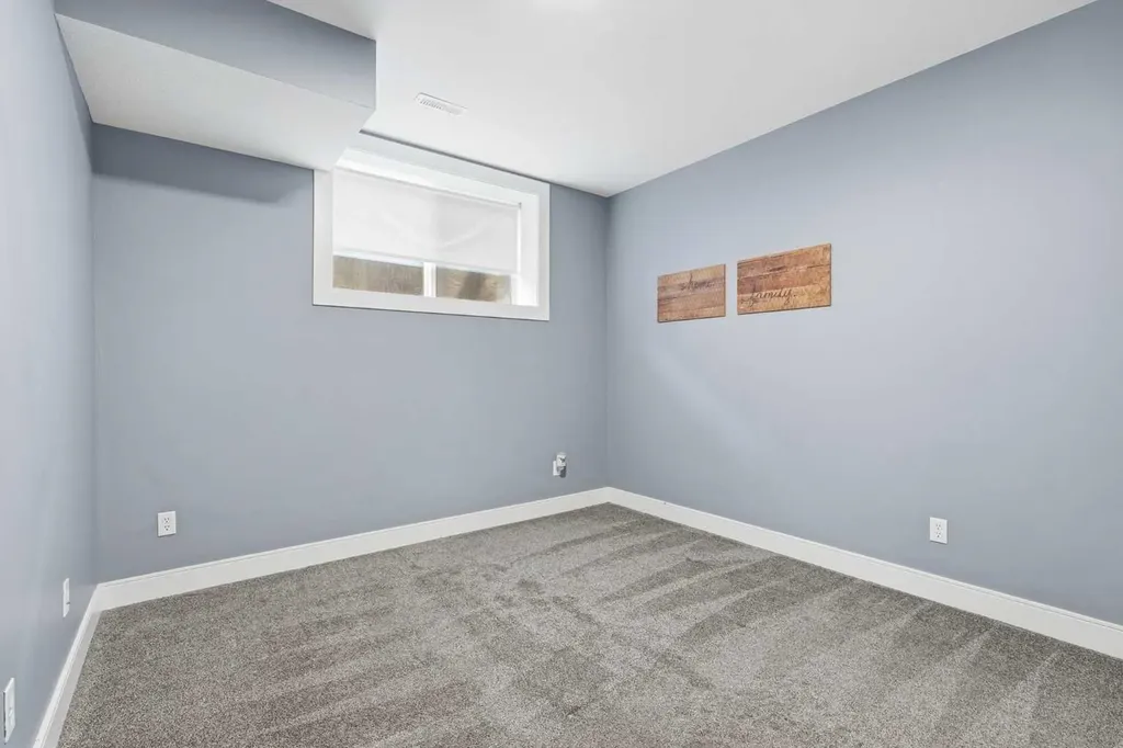 66 Pondside Crescent Blackfalds AB T4M 0G3