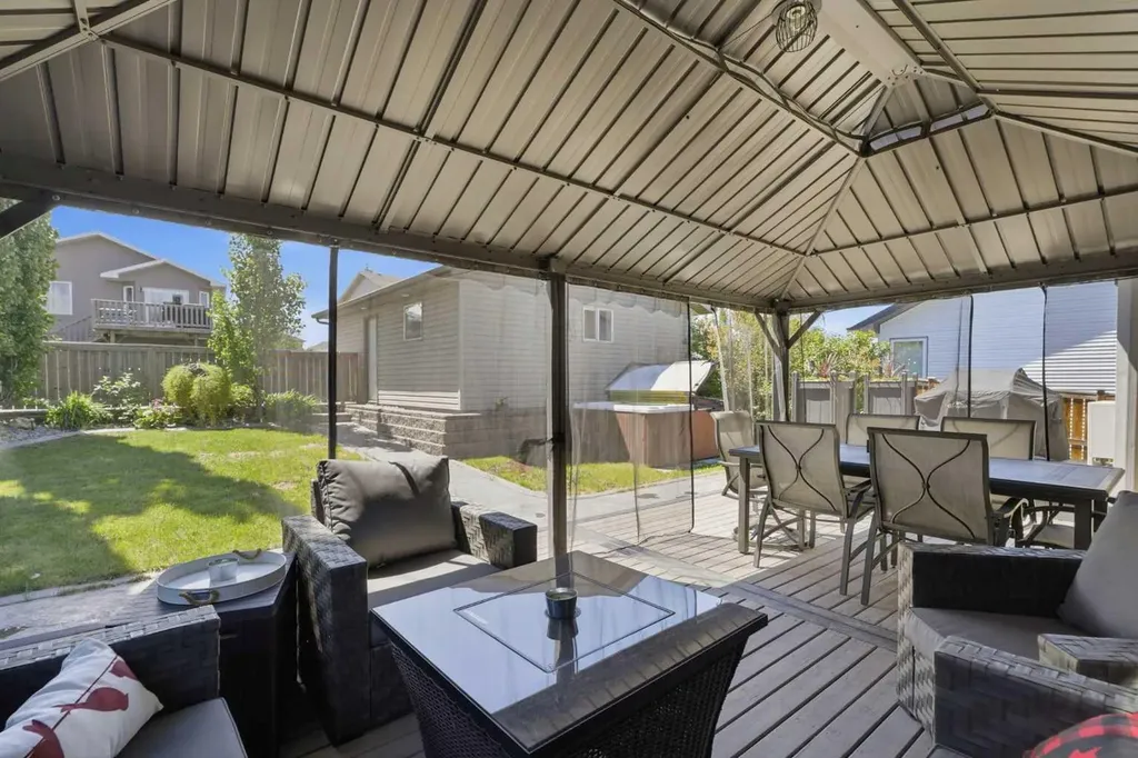 66 Pondside Crescent Blackfalds AB T4M 0G3