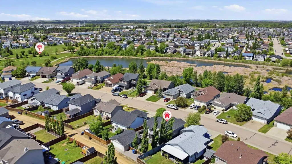 66 Pondside Crescent Blackfalds AB T4M 0G3