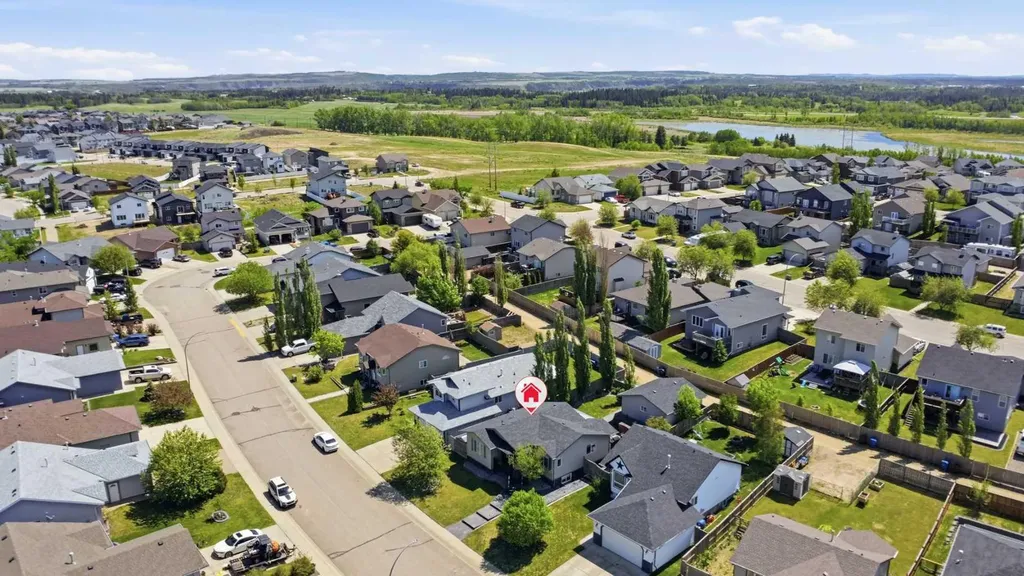 66 Pondside Crescent Blackfalds AB T4M 0G3