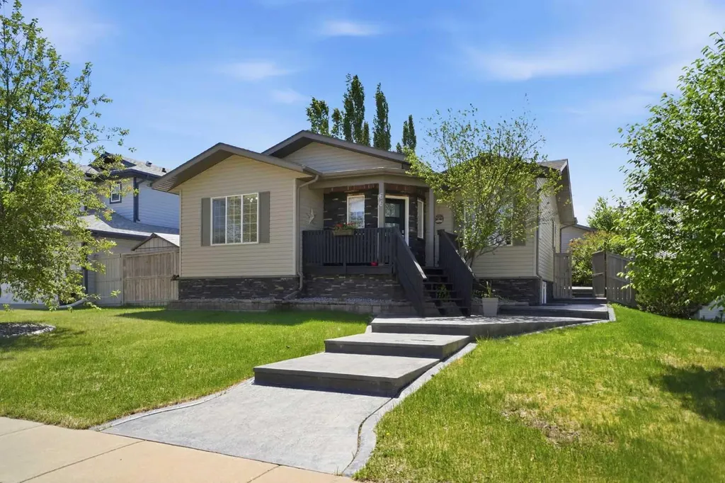 66 Pondside Crescent Blackfalds AB T4M 0G3