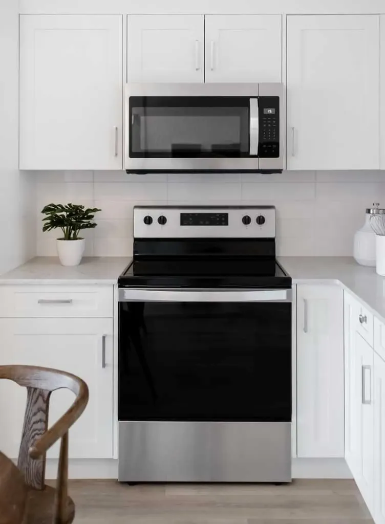 14910 1 Street NW Calgary AB T2C 3G3