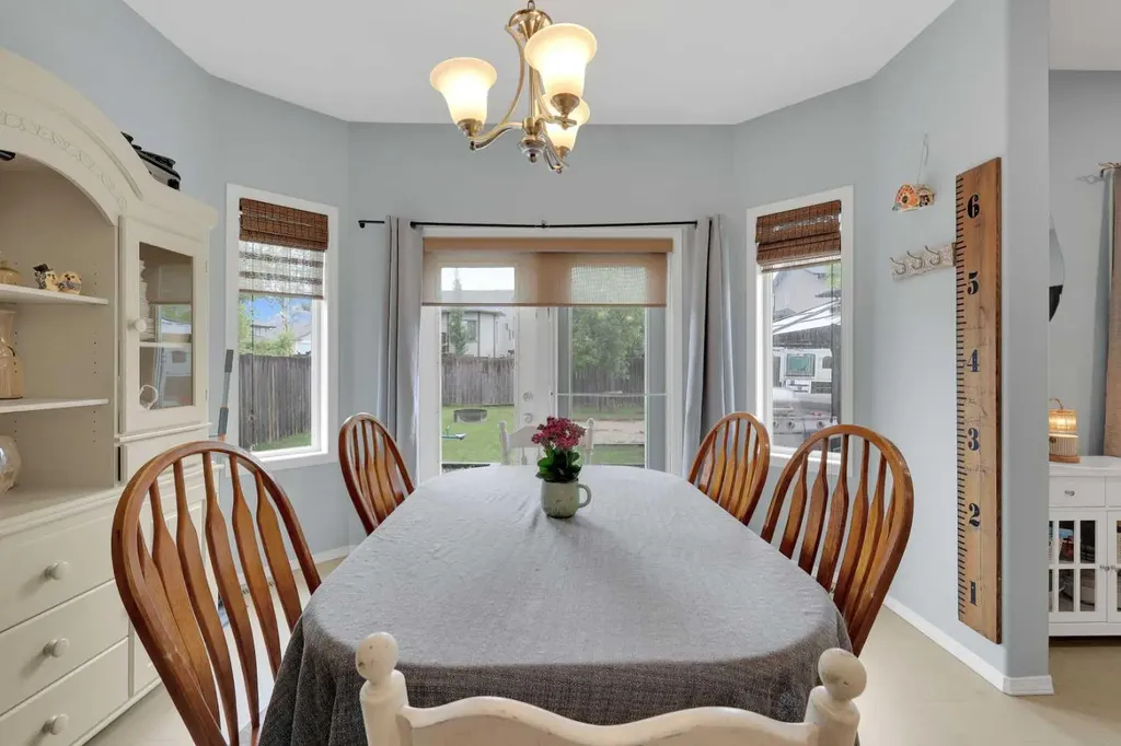 9 Lincoln Street Sylvan Lake AB T4S2R1