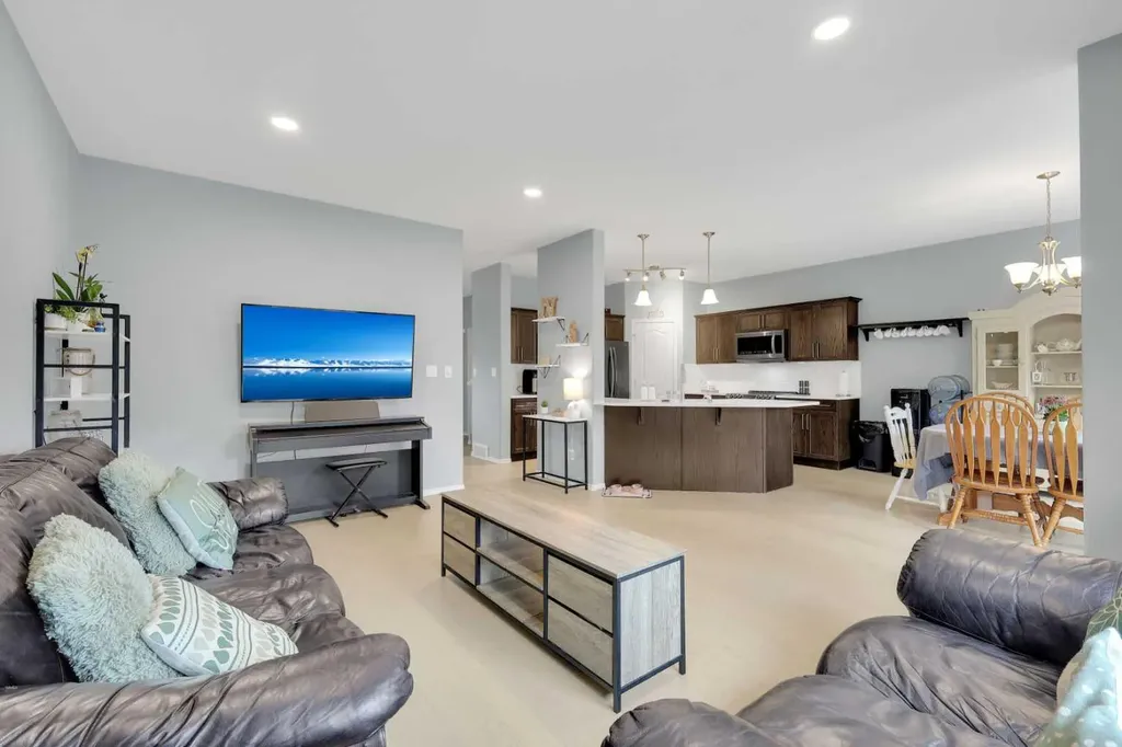 9 Lincoln Street Sylvan Lake AB T4S2R1
