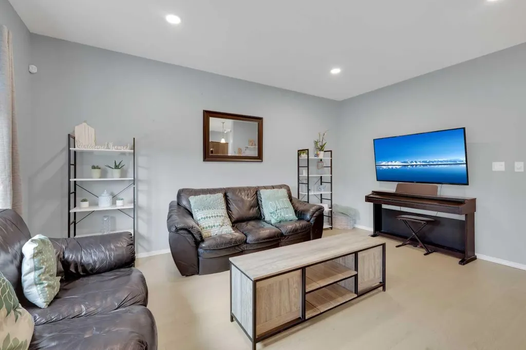 9 Lincoln Street Sylvan Lake AB T4S2R1