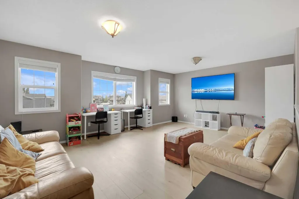 9 Lincoln Street Sylvan Lake AB T4S2R1