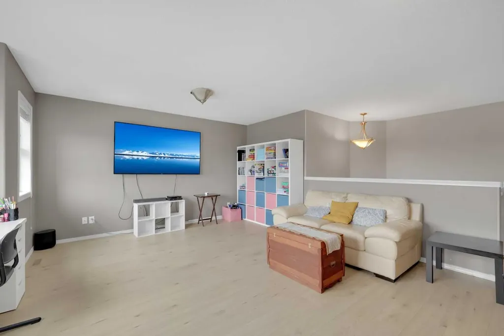 9 Lincoln Street Sylvan Lake AB T4S2R1