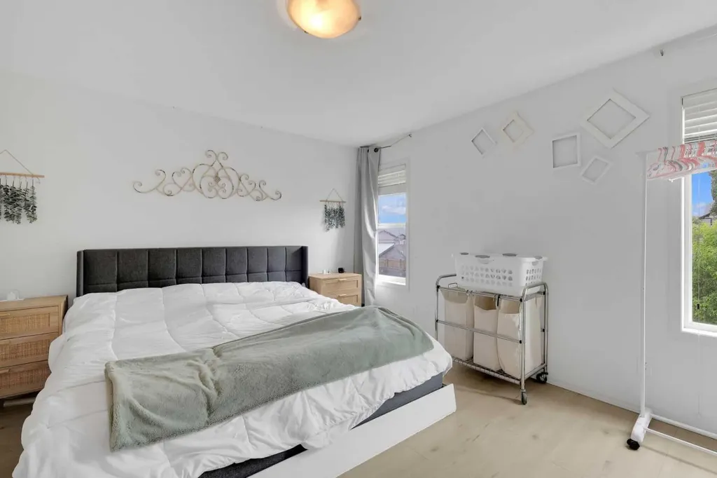 9 Lincoln Street Sylvan Lake AB T4S2R1