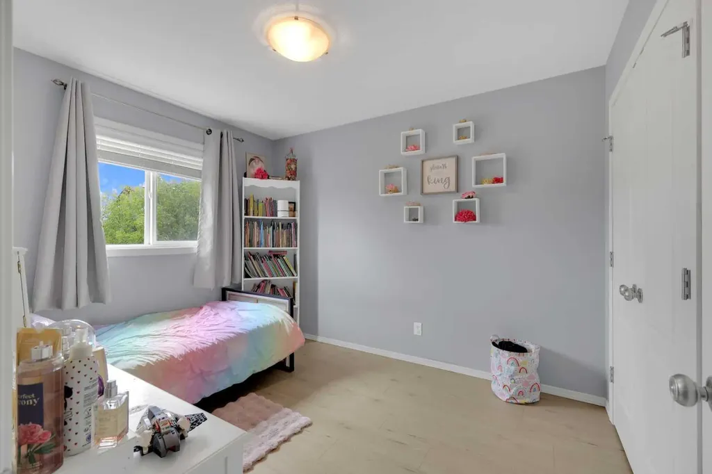 9 Lincoln Street Sylvan Lake AB T4S2R1