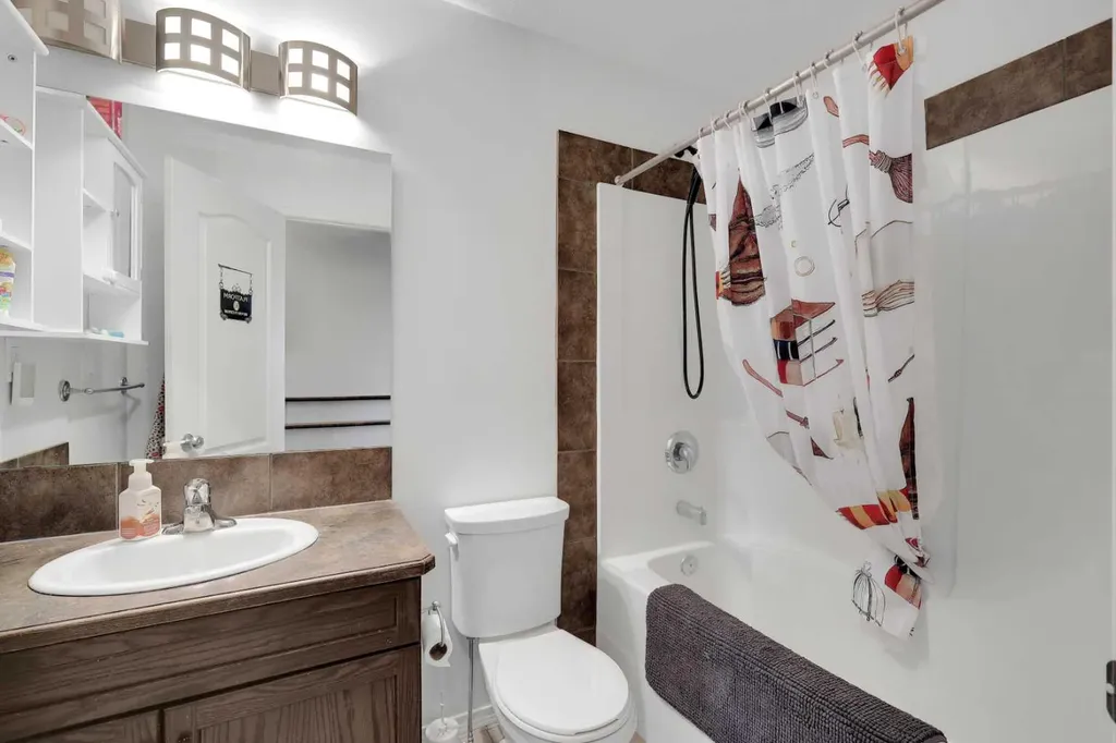 9 Lincoln Street Sylvan Lake AB T4S2R1