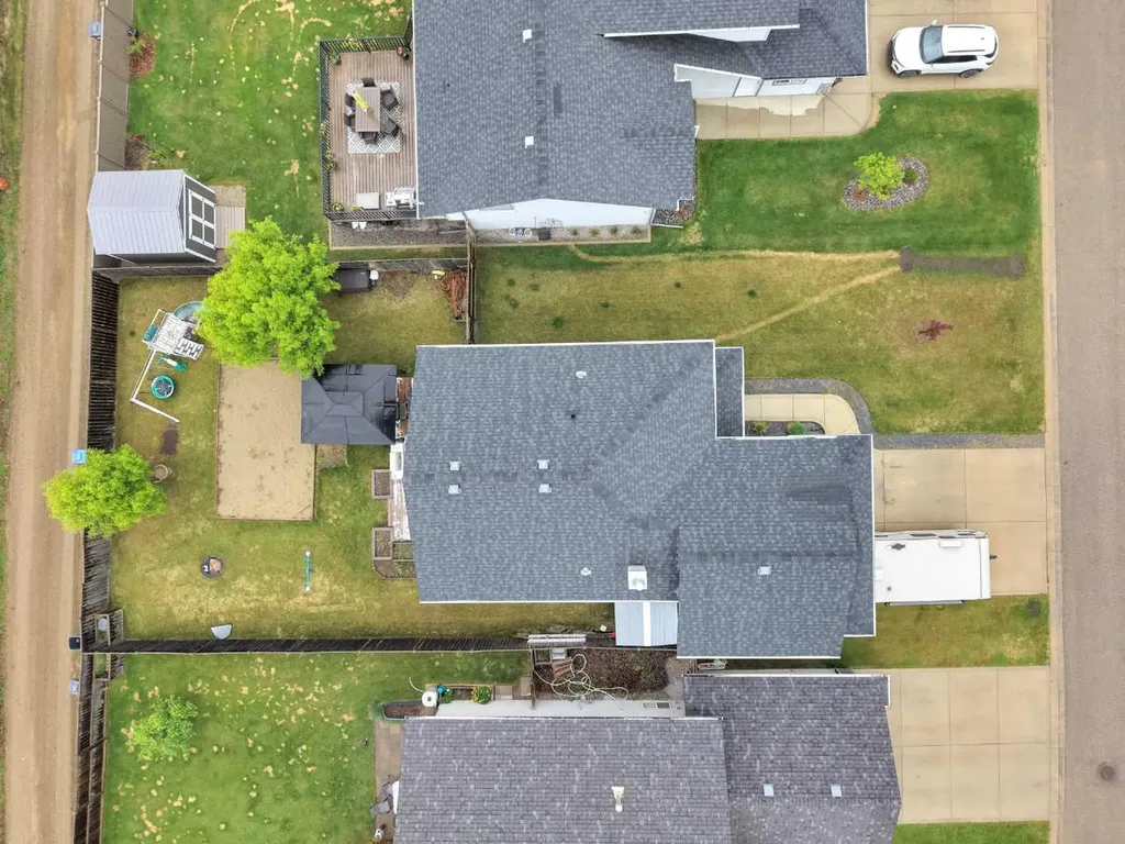 9 Lincoln Street Sylvan Lake AB T4S2R1